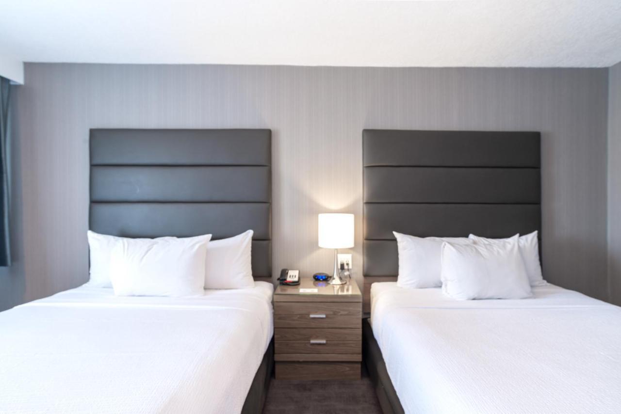 Sandman Hotel Edmonton West Buitenkant foto