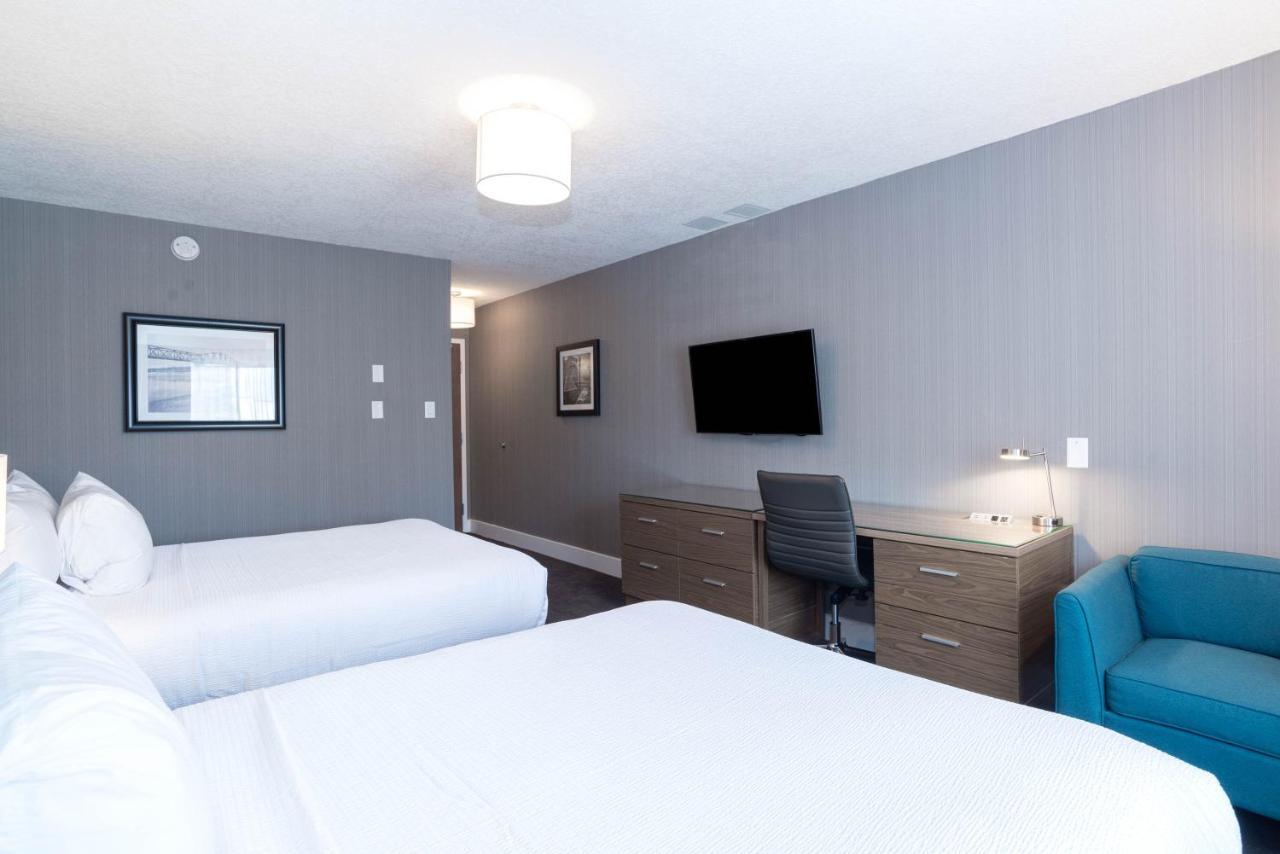 Sandman Hotel Edmonton West Buitenkant foto