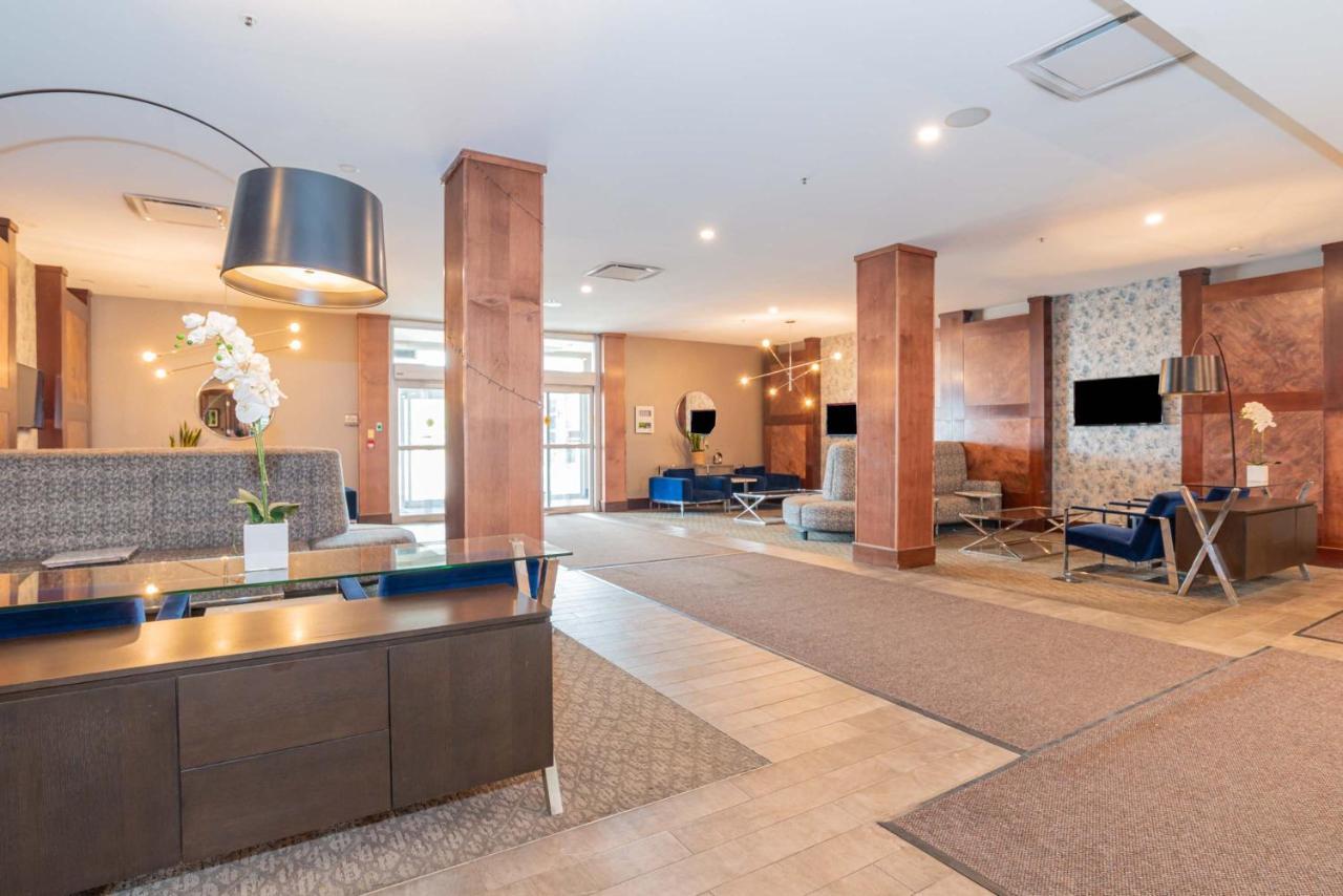 Sandman Hotel Edmonton West Buitenkant foto