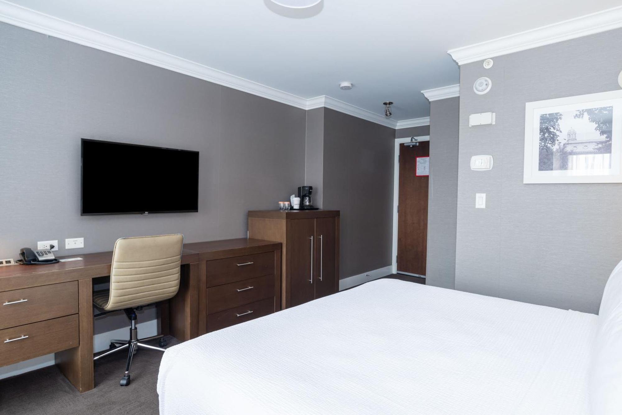 Sandman Hotel Edmonton West Buitenkant foto