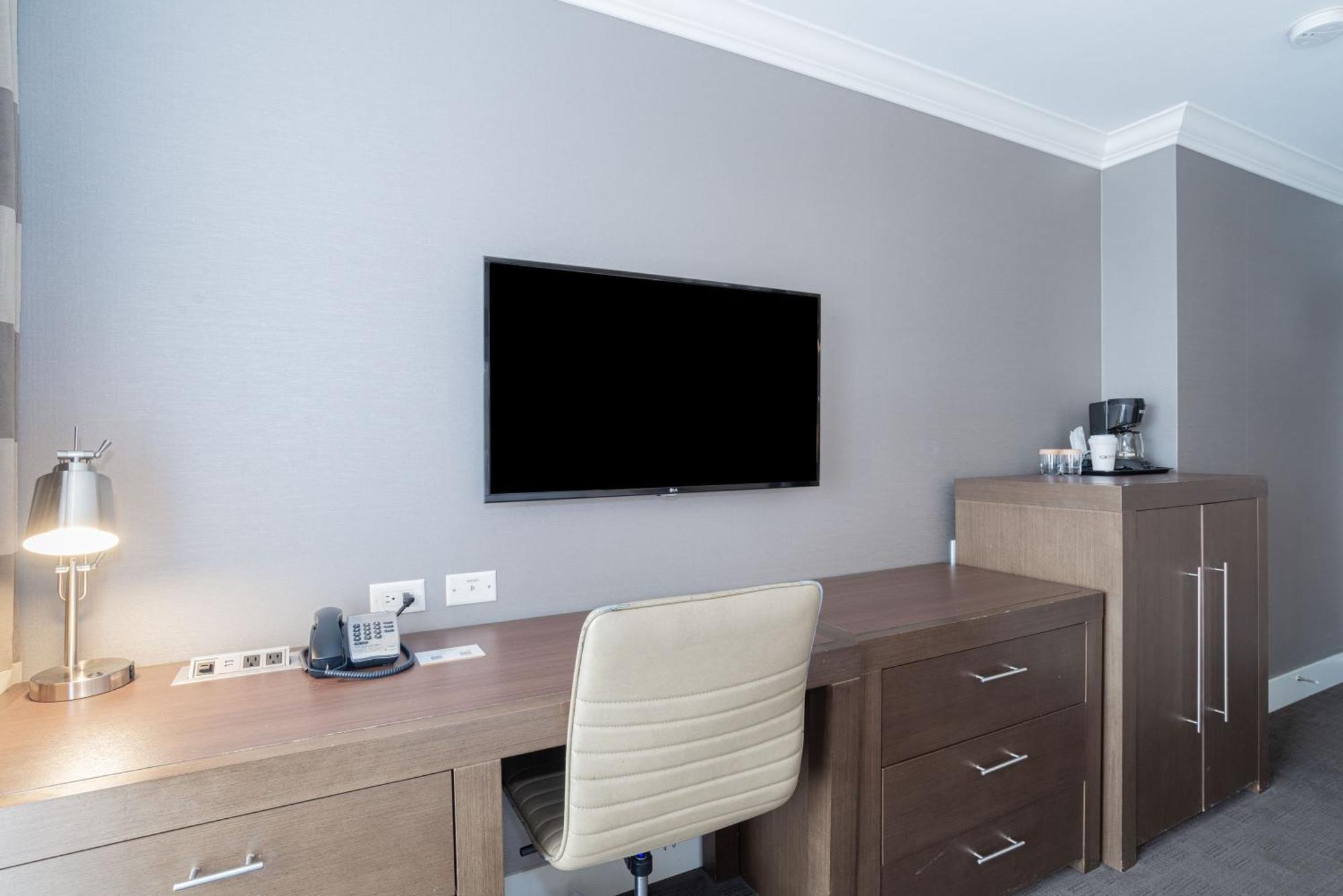 Sandman Hotel Edmonton West Buitenkant foto
