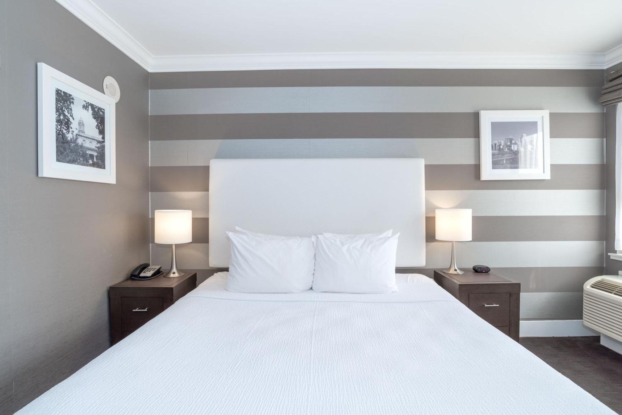 Sandman Hotel Edmonton West Buitenkant foto