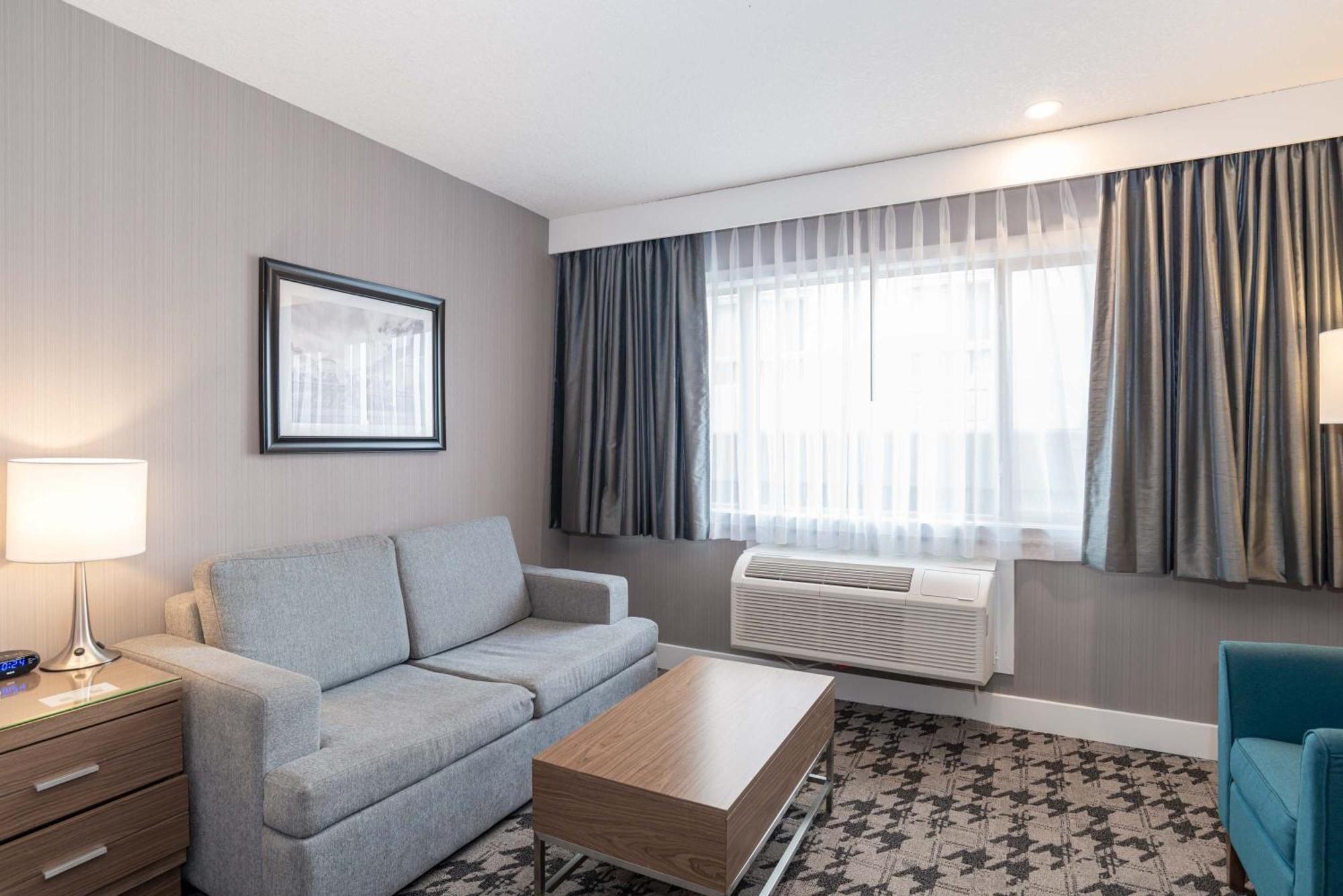 Sandman Hotel Edmonton West Buitenkant foto