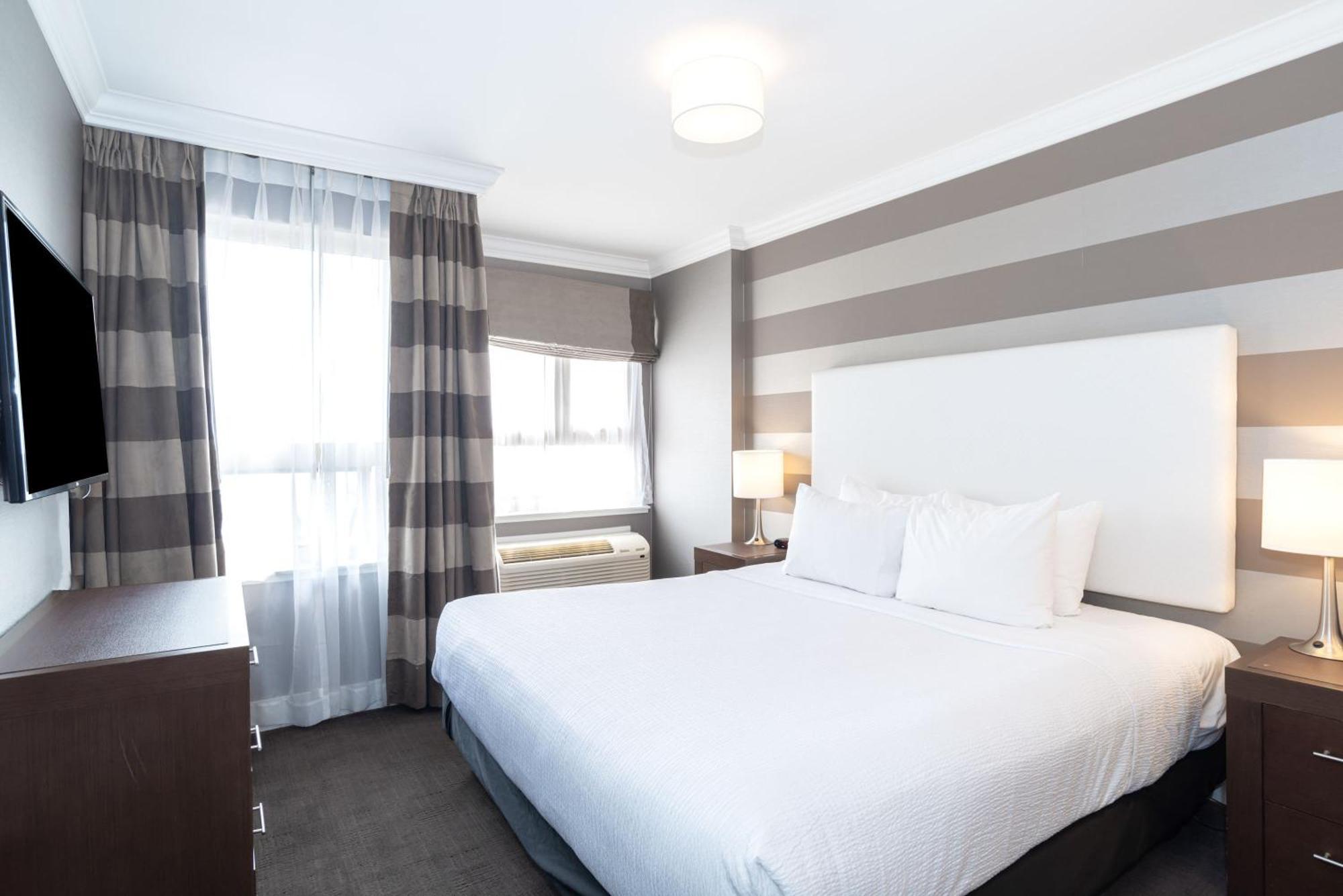 Sandman Hotel Edmonton West Buitenkant foto