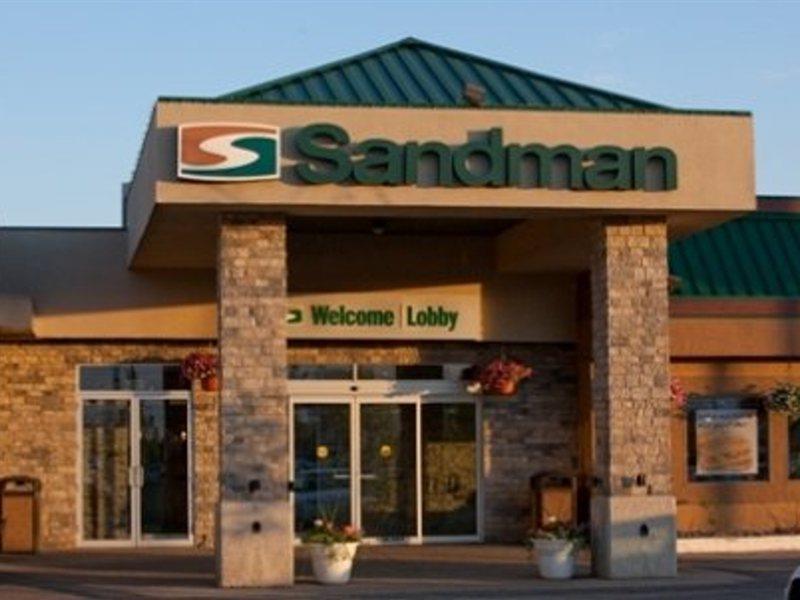Sandman Hotel Edmonton West Buitenkant foto
