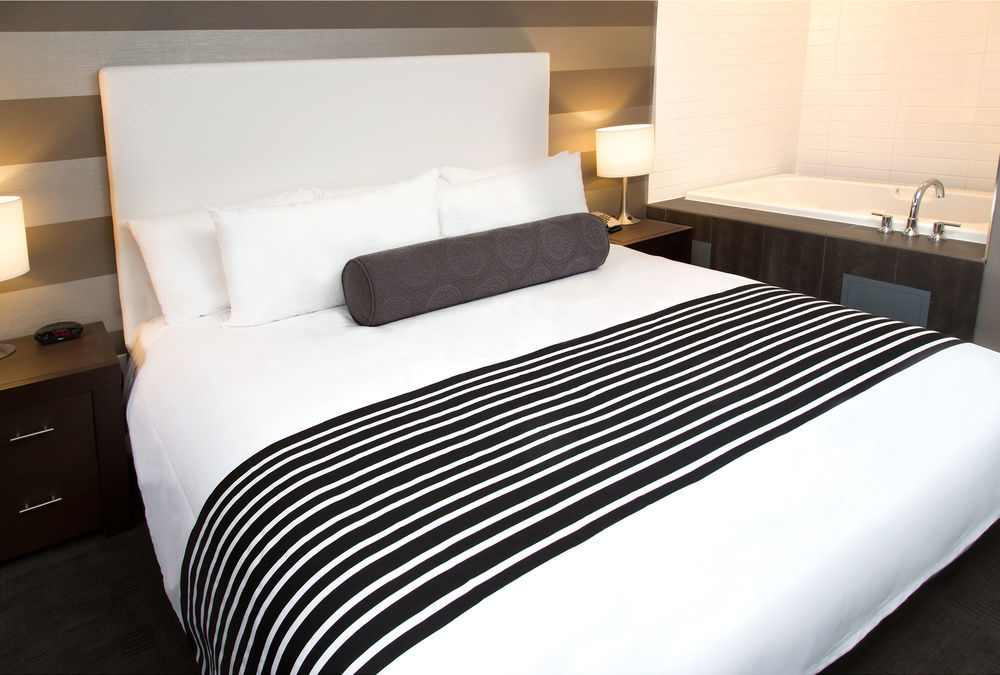 Sandman Hotel Edmonton West Buitenkant foto