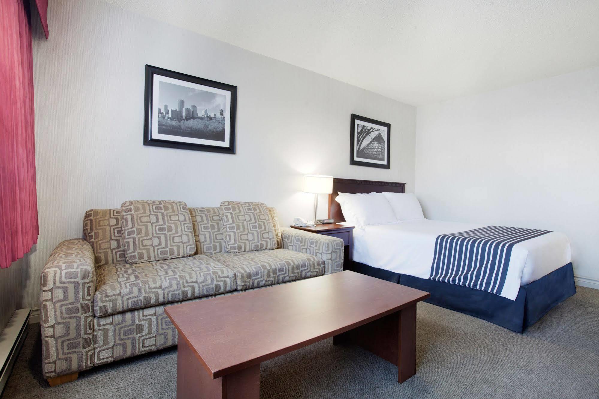 Sandman Hotel Edmonton West Buitenkant foto