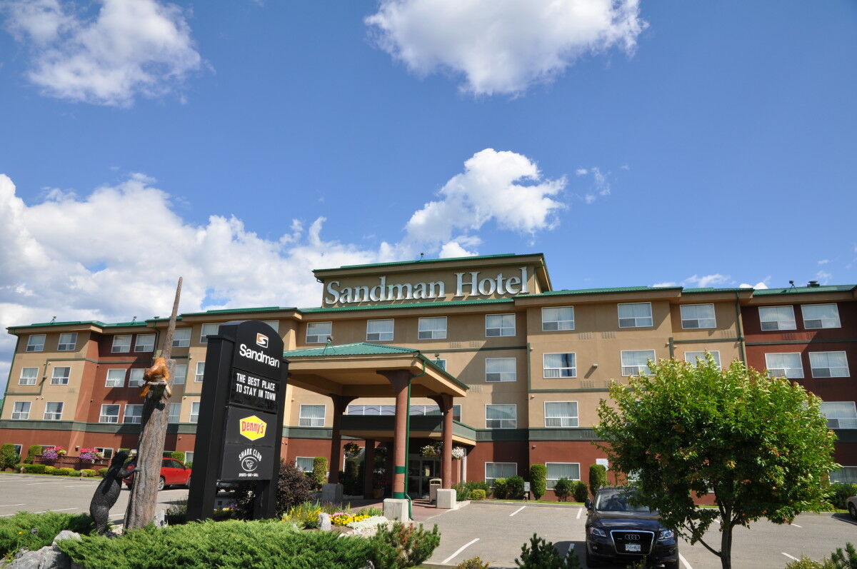 Sandman Hotel Edmonton West Buitenkant foto